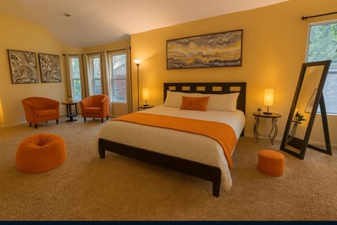 Spacious homequiet neighborhood nr downtown House in Carrollton