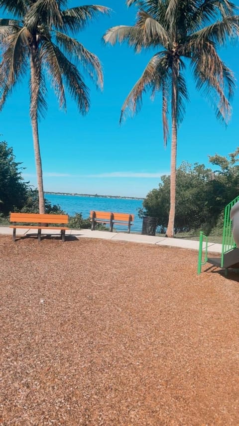 Harbor View Elite-Luxury Apartment-Amazing Views Apartment in North Fort Myers