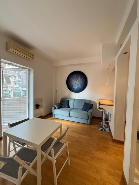 Living room, Seating area, Dining area, air conditioner