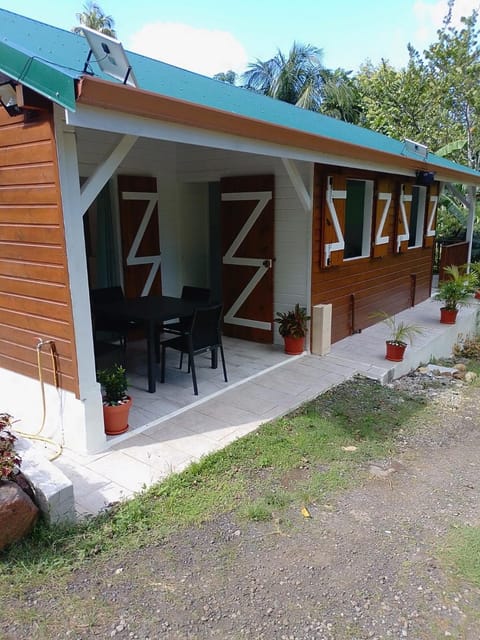 Property building, Garden, Balcony/Terrace, Garden view