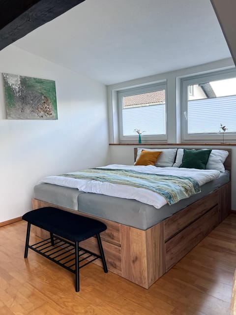 Bed, Photo of the whole room, Bedroom