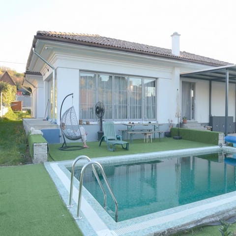 Garden, Pool view, sunbed