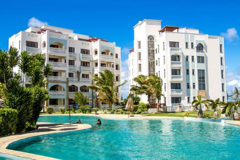 Property building, Swimming pool