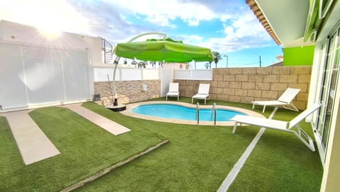 Day, Pool view, Swimming pool, Parking, sunbed