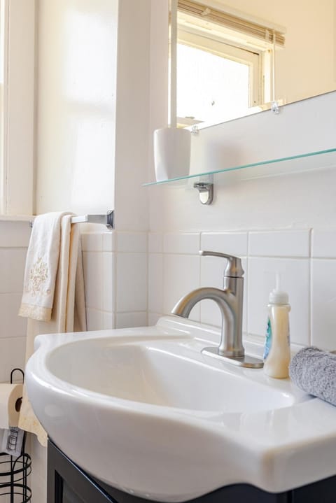 2 - Berkeley Private 1 Bedroom Apartment with Laundry Apartment in Berkeley