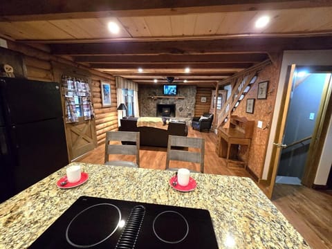 Beaver Creek Cabin - Relax and Enjoy Cabin in Oak Ridge