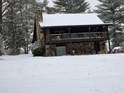 Beaver Creek Cabin - Relax and Enjoy Cabin in Oak Ridge