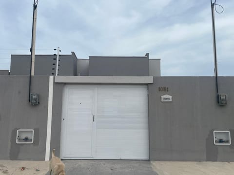 Facade/entrance, Day