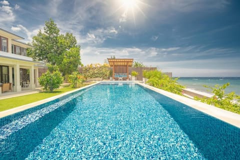 Property building, Day, Natural landscape, Beach, Beach, Pool view, Sea view, Swimming pool