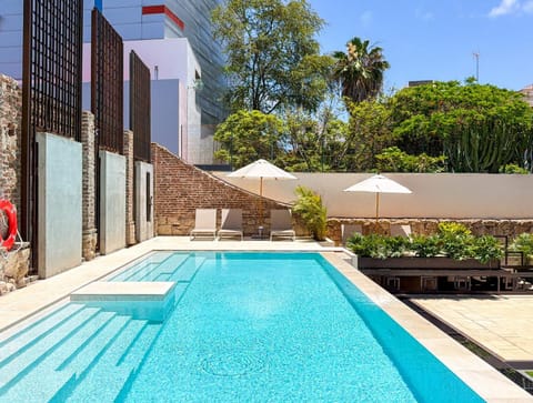 Shower, Solarium, Garden view, Swimming pool, sunbed