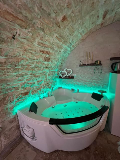 Hot Tub, Hot Tub, Bath