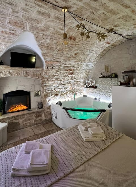 Hot Tub, Bath
