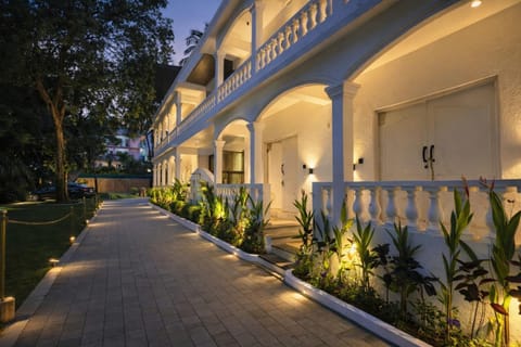 Property building, Garden, Garden view