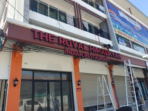 Property building, Restaurant/places to eat