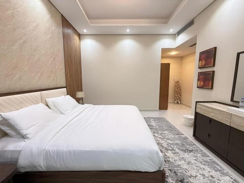 Sahab - Pearl Tower 1BHK 5 min From Alkhan Beach Apartment in Al Sharjah