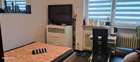 Beautiful, cozy room in Remseck near Stuttgart - ROOM A Apartment in Stuttgart