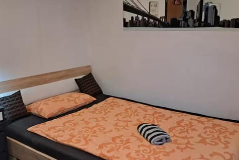 Beautiful, cozy room in Remseck near Stuttgart - ROOM A Apartment in Stuttgart