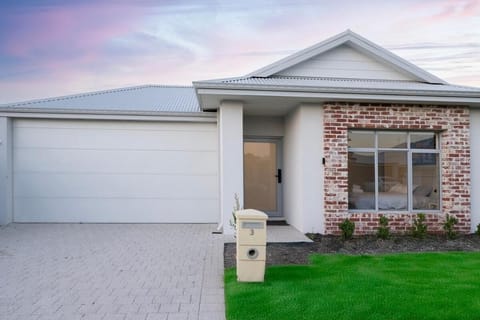 Property building, Garden view
