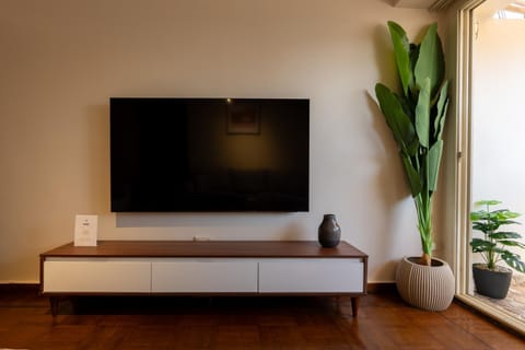 TV and multimedia, Evening entertainment