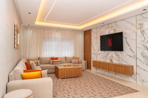 Communal lounge/ TV room, TV and multimedia, Living room, Seating area, Evening entertainment