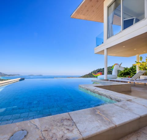 Balcony/Terrace, Sea view, Swimming pool
