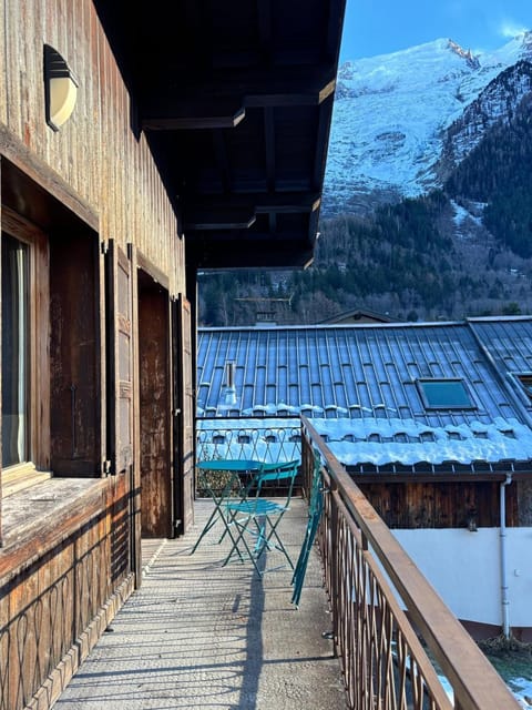Balcony/Terrace, Mountain view