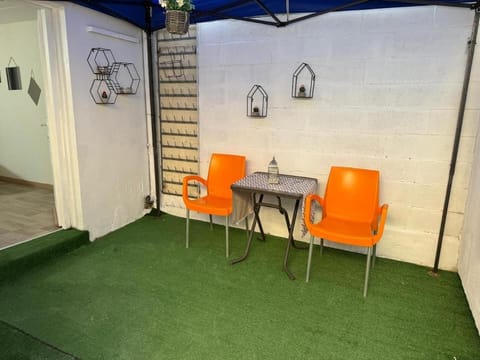 Charmant studio cosy avec terrasse privée -calme et confort garantis Apartment in Drancy