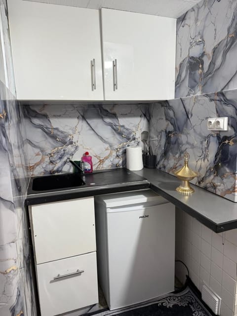 Charmant studio cosy avec terrasse privée -calme et confort garantis Apartment in Drancy