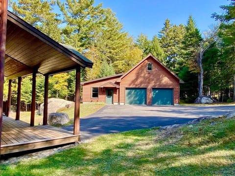 Tranquil Lakefront Getaway on Moosehead Lake House in Beaver Cove