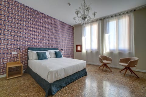 Bed, Photo of the whole room