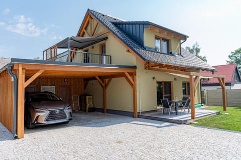 Property building, Day