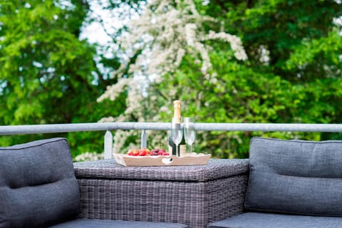 Alcoholic drinks, Non alcoholic drinks