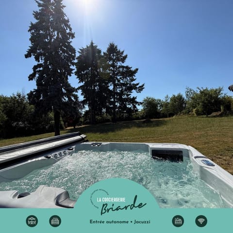 Garden, Hot Tub, Garden view, Open Air Bath, concierge