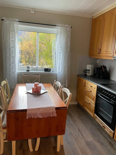 Hus i vakre Reisadalen House in Lapland