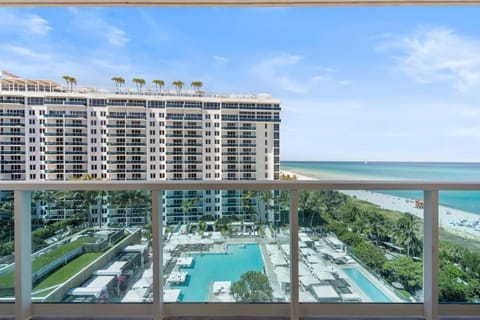 Amazing Ocean and 1 Hotel pool Views 2BR 3BA w Balcony Apartment in South Beach Miami