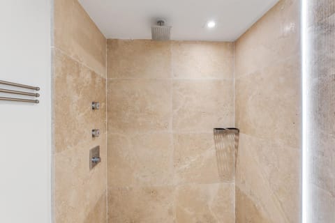 Amazing Ocean and 1 Hotel pool Views 2BR 3BA w Balcony Apartment in South Beach Miami