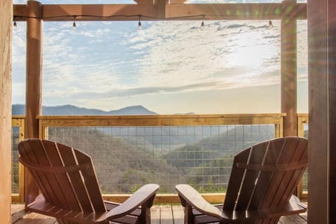 Balcony/Terrace, Mountain view
