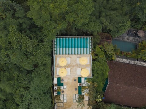 Property building, Restaurant/places to eat, Swimming pool