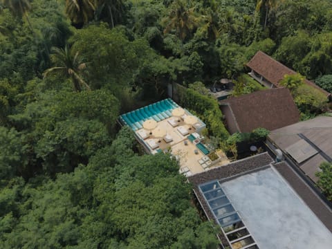 Property building, Restaurant/places to eat, Swimming pool