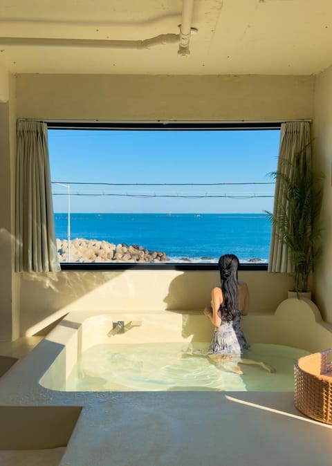 Hot Tub, Sea view