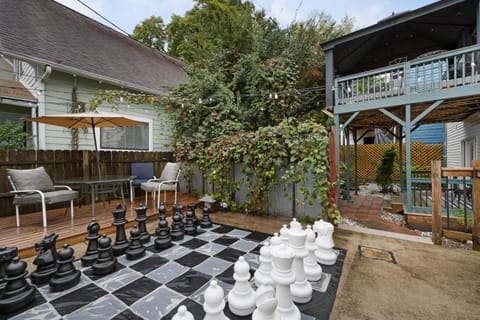 Retreat on Bardstown Road - Yard - Walk to Shops House in Louisville