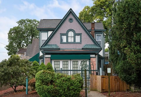 Retreat on Bardstown Road - Yard - Walk to Shops House in Louisville