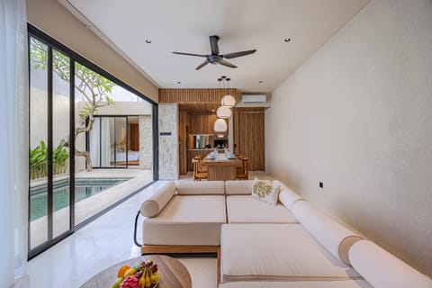 Living room, Seating area, Dining area, Swimming pool