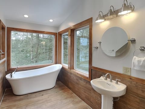 Bathroom, View (from property/room), Bath, towels