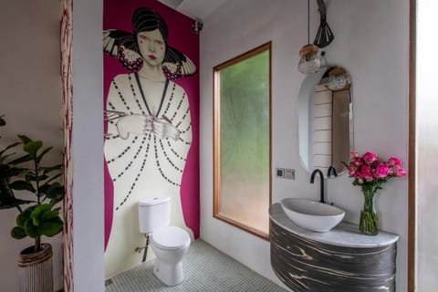 Toilet, Bathroom, Decorative detail