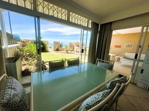 Dining area, Garden view, Sea view