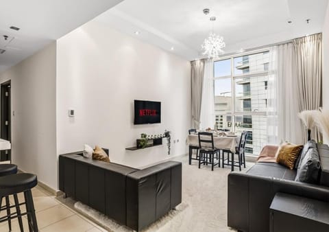 Living room, Dining area, City view, Landmark view, Sea view