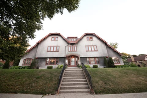 Leonard at Logan House Bed and Breakfast in Grand Rapids