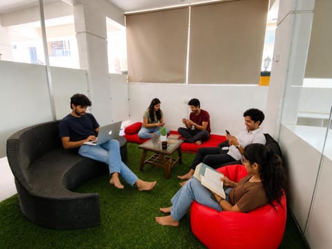 Game Room, Seating area, group of guests