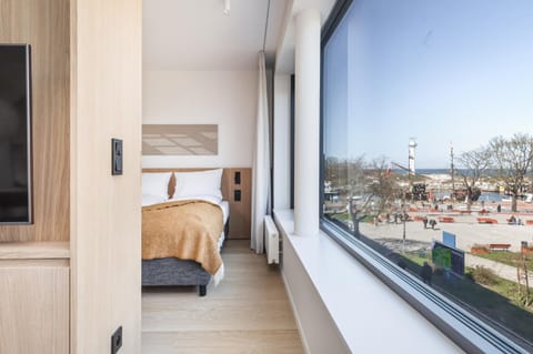 Bed, TV and multimedia, View (from property/room)